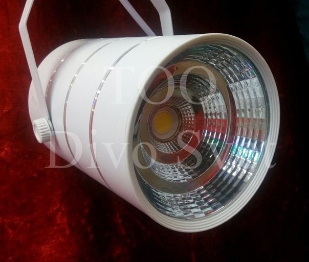 Трековый светодиодный светильник 30 W, 2950 lm. Светодиодные шинопроводные светильники
