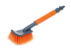 Щетка с мягкой распушенной щетиной и насадкой для шланга 