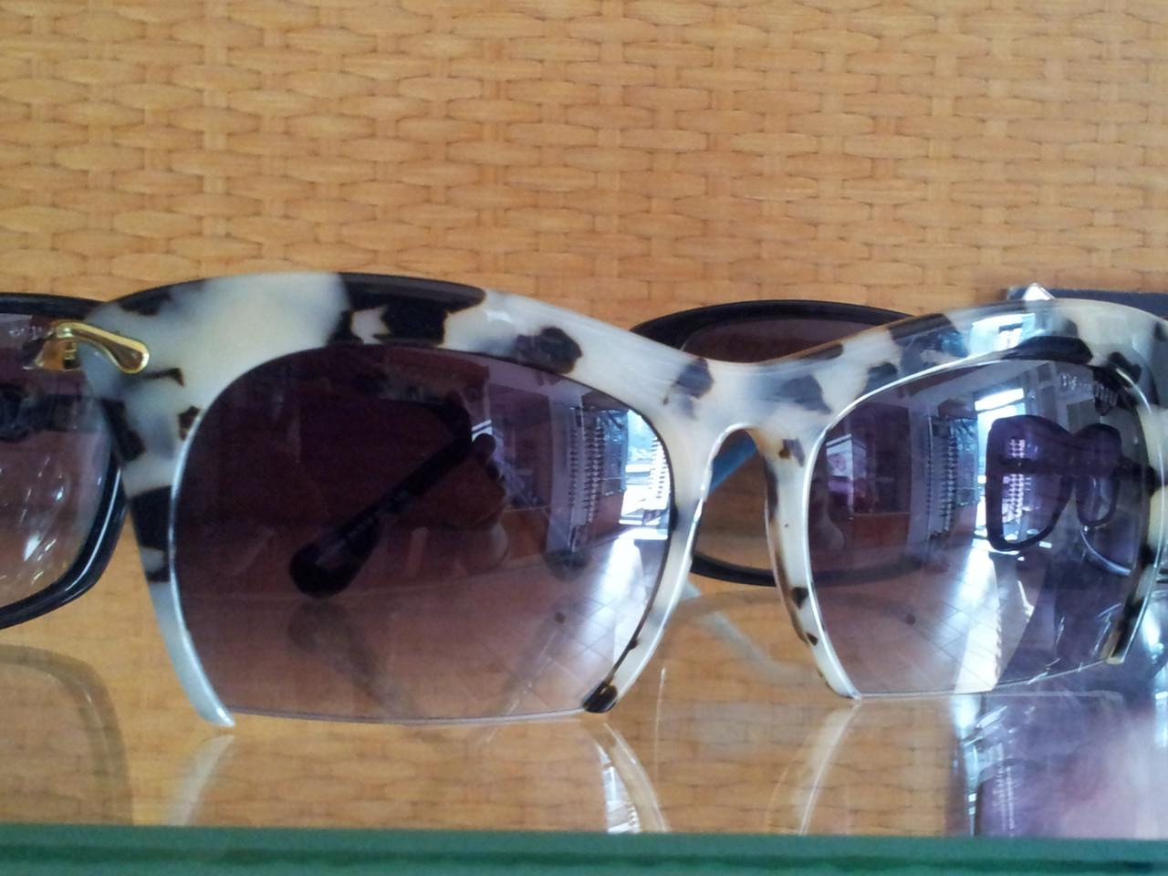 Солнцезащитные очки Miu Miu - фото 1 - id-p29483564