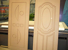 Изготовление дверей - одна из самых востребованных задач, ставящихся перед фрезерно-гравировальными станками с ЧПУ.