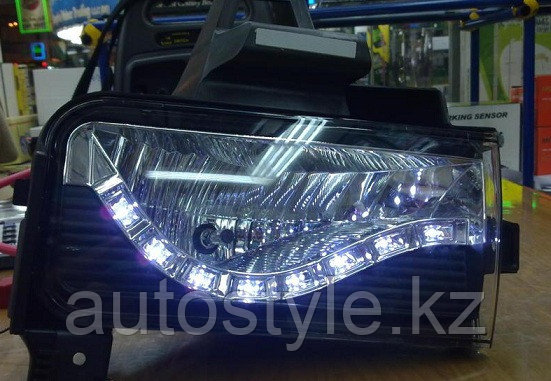 Противотуманные фары Toyota LandCruiser 200 (2008-12) c ходовыми онгями - фото 1 - id-p1664058