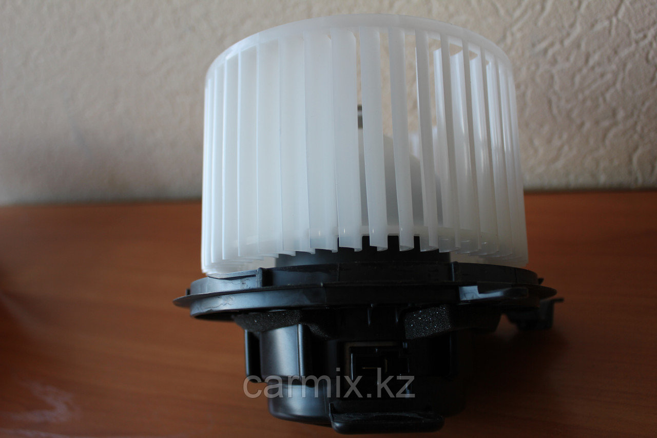 Моторчик печки SUZUKI SX4