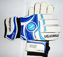 Вратарские перчатки