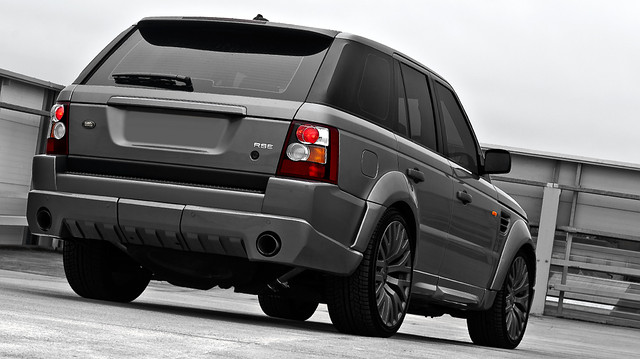 Оригинальный обвес Kahn RS300 на Range Rover Sport (Дорестайлинг) - фото 3 - id-p1713043