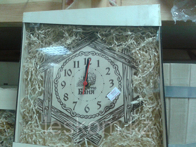 Часы деревяные
