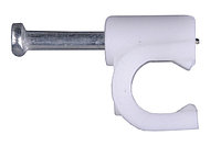 Скоба-держатель ЗУБР "МАСТЕР" полипропиленовая, для круглого кабеля, с оцинкованным гвоздем, 6 мм, 50 шт