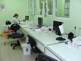 Мебель ПГЛ в реальном лабораторном интерьере