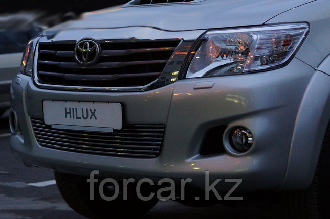 Решётка премиум класса на Toyota Hilux, фото 2