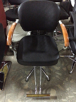 Купить парикмахерское кресло  ZY-104