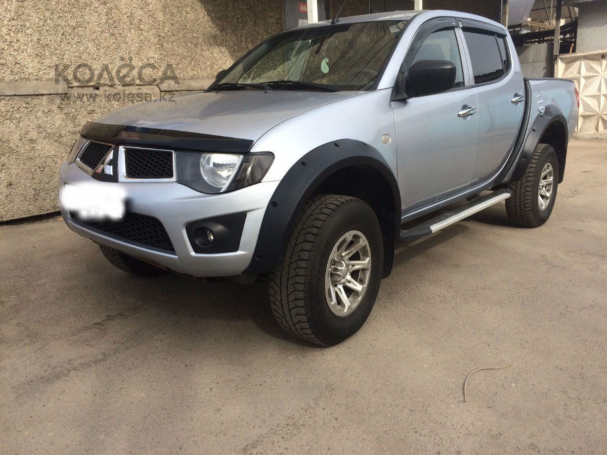 Ветровики ( дефлекторы окон ) Mitsubishi L200 2006-2014 - фото 3 - id-p28783995