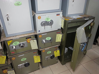 Сейфы на сайте www.den.kz