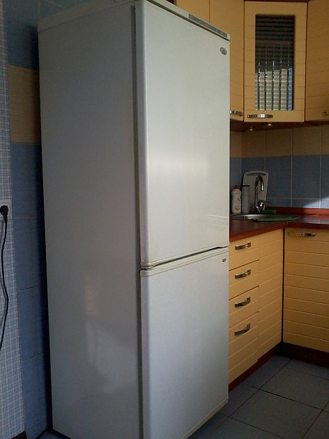 Холодильник Атлант 2-камерный в отличном состоянии