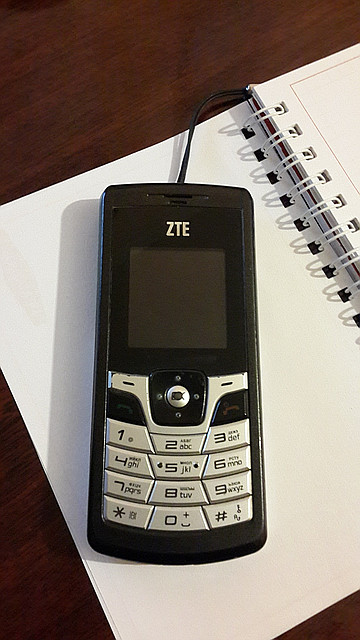 Мобильный телефон ZTE C330 б/у