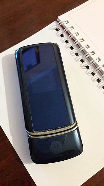 Мобильный телефон Motorola KRZR K1 б/у