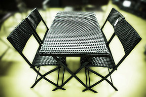 Комплект складной мебели (черный): 4 стула, стол