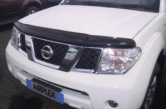 Мухобойка (дефлектор капота) Nissan Pathfinder (R51) 2005-2009 (Carbon) - фото 2 - id-p28785026