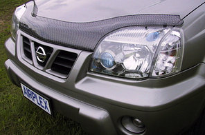 Мухобойка (дефлектор капота) Nissan X-trail (T30) 2001-20076(Carbon)