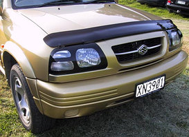 Дефлектор капота Suzuki Grand Vitara 1998-2005 (Carbon)