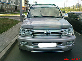 Мухобойка (дефлектор капота) Toyota Land Cruiser 100 1998-2007 (Carbon)