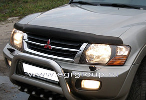 Дефлектор капота EGR Mitsubishi Pajero 3 2000-2006 с логотипом