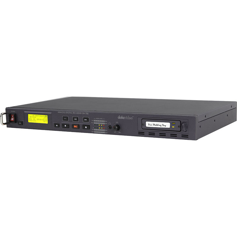 DN-700 SD Магнитофон в рэк-стойку