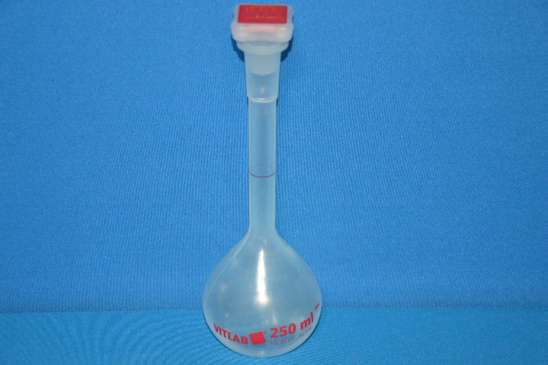 Колба мерная с полиэтиленовой пробкой NS19/26, 250 мл, класс В, материал-полиметилпентен (РМР) (VITLAB) - фото 1 - id-p33509907