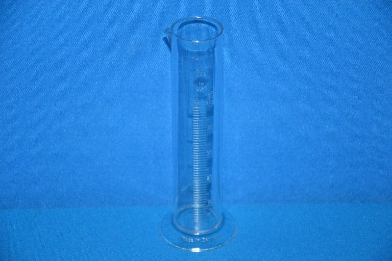 Цилиндр мерный с носиком низкий 50 мл, ц.д.1 мл, класс В, кольцевая рельефная шкала, SAN (VITLAB) - фото 1 - id-p33509948
