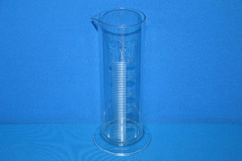 Цилиндр мерный с носиком низкий 500 мл, ц.д.10 мл, класс В, кольцевая рельефная шкала, SAN (VITLAB) - фото 1 - id-p33509951