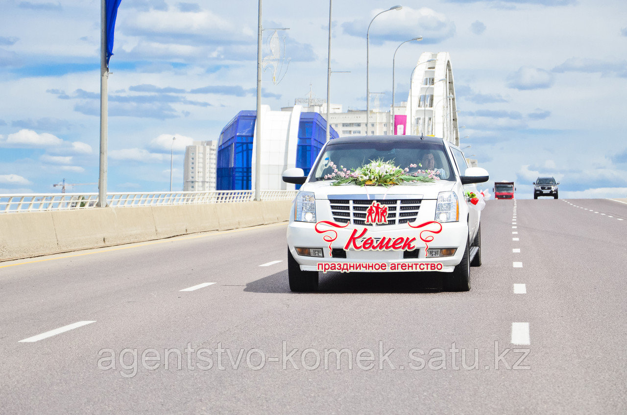 Лимузин Кадилак Эскалэйд на прокат