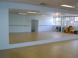 Зеркала для танцевального зала