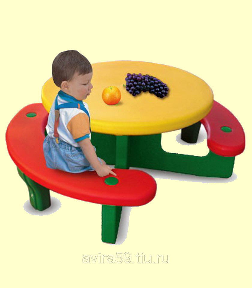 Пластиковый столик для детей с лавочками