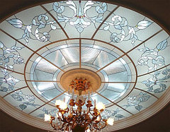 Потолочные витражи