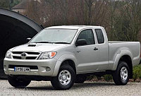 Мухобойка ( дефлектор капота ) Toyota Hilux 2005-2011 с уплотнительной резинкой