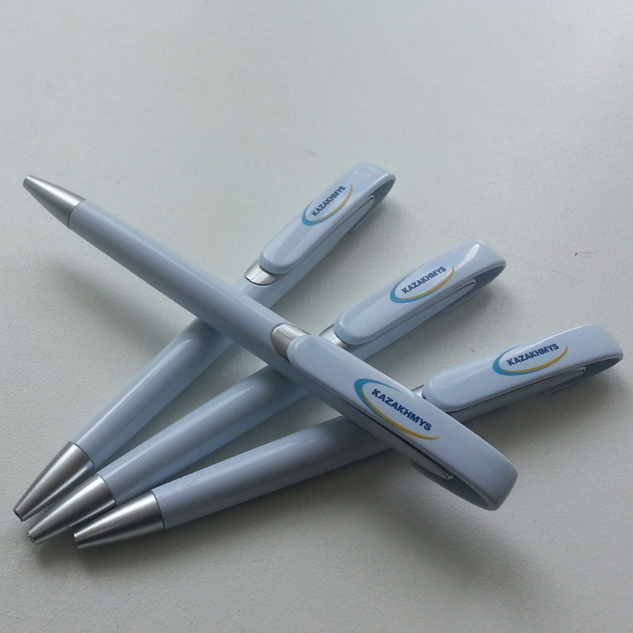 Ручка с цветным логотипом