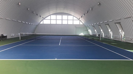 Строительство крытого теннисного корта всесезонного использования на винтовых сваях в Астане.