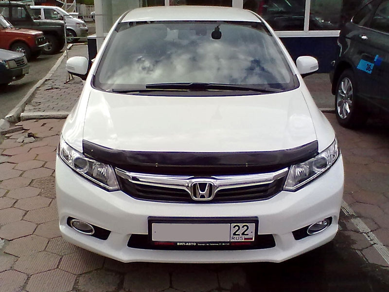 Мухобойка (дефлектор капота) Honda Civic 2012+ седан