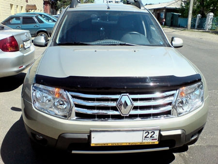 Мухобойка (дефлектор капота) Renault Duster 2010+ - фото 1 - id-p36648046