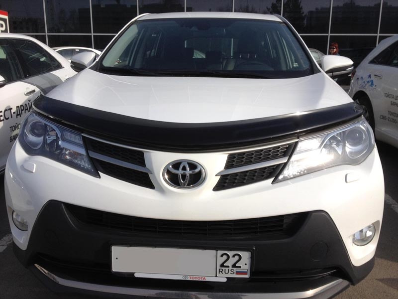 Мухобойка (дефлектор капота) Toyota RAV4 2013-2015 с подгибом - фото 1 - id-p36648118