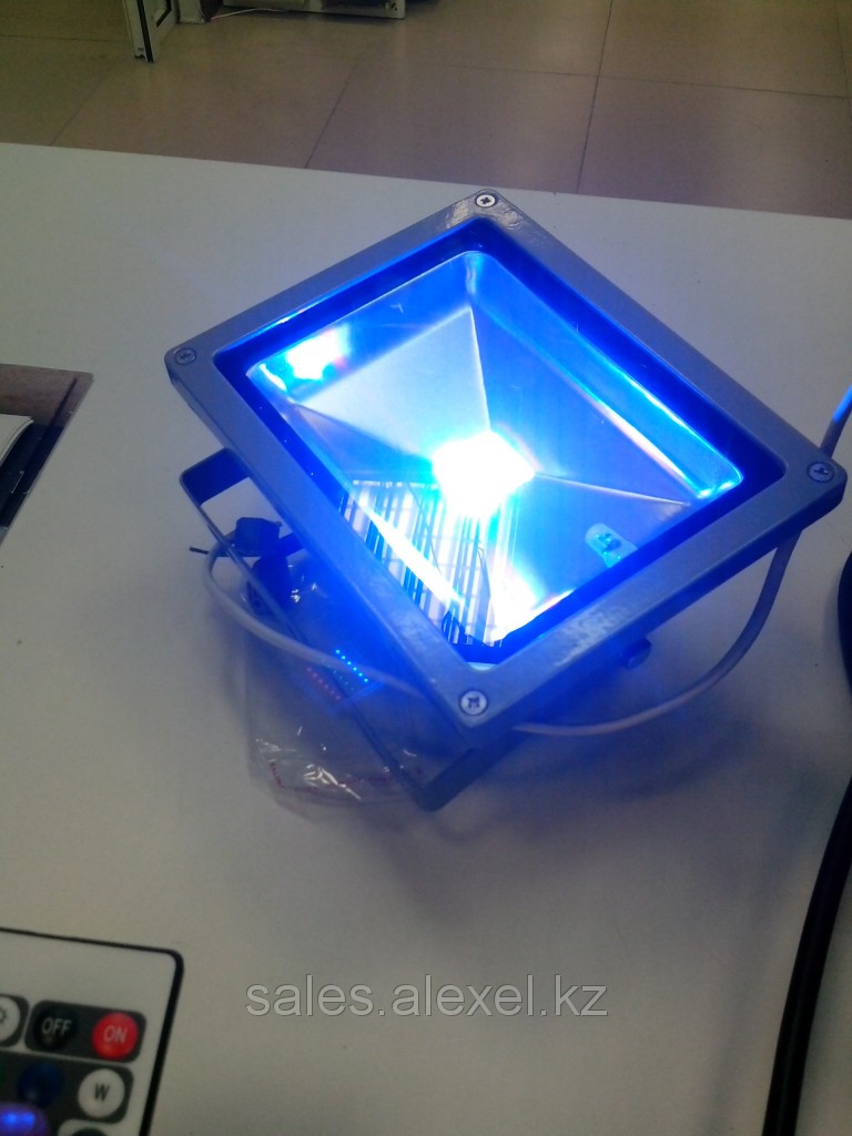 Цветной светодиодный прожектор 30W RGB влагостойкий IP65 с пультом ДУ - фото 3 - id-p2237765