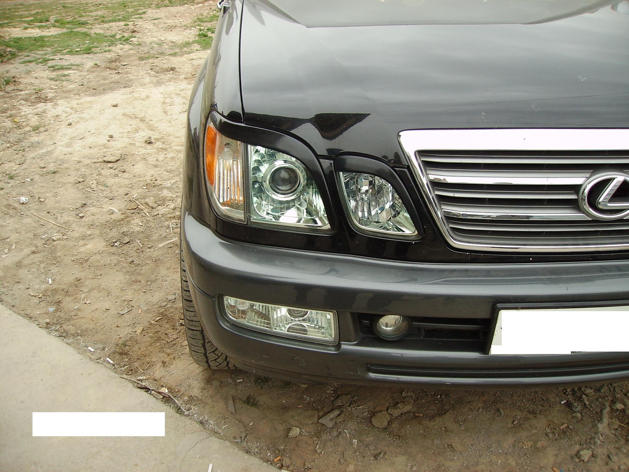 Накладки на фары (реснички) Lexus LX470