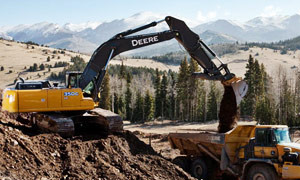 Гидравлический насос John Deere, гидрораспределитель John Deere, фото 1