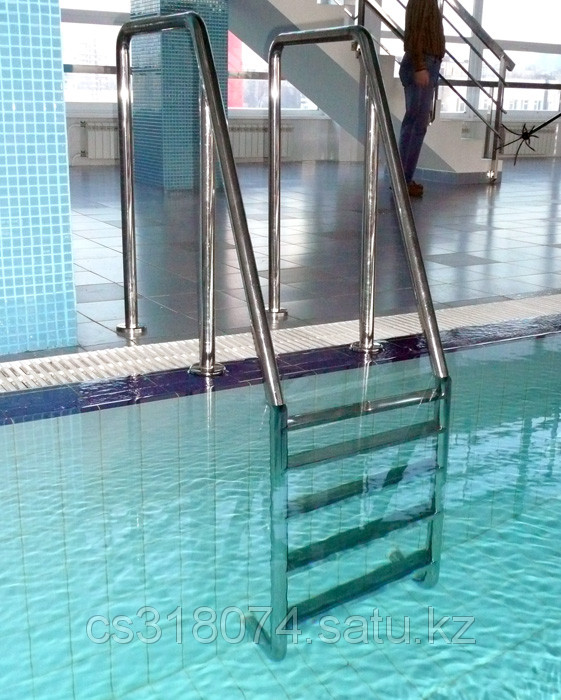 Лестницы в бассейн