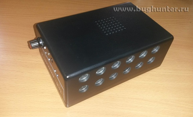 Комбинированный блокиратор подслушивающих устройств и диктофонов "Канонир К12" (нажмите на фото для увеличения)