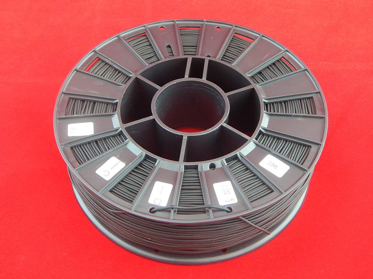 Натуральный (Черный) Rubber пластик REC 750 гр (1,75 мм) для 3D-принтеров - фото 1 - id-p37853971