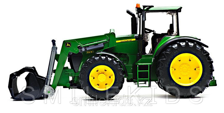 Трактор John Deere 7930 с ковшом