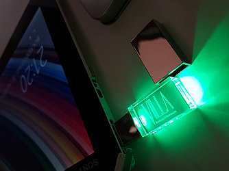 Флешка с подсветкой (стекло) 16 гб