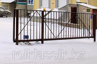 Откатные ворота 4400х2500 стандартные с решеткой из профильной трубы