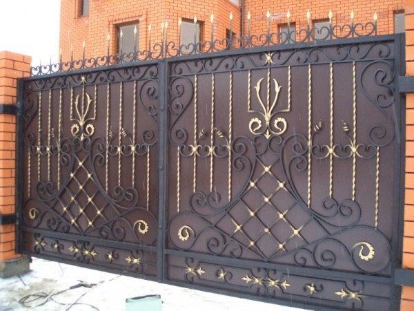 Ворота с полимерно-порошковым покрытием - долговечная краска