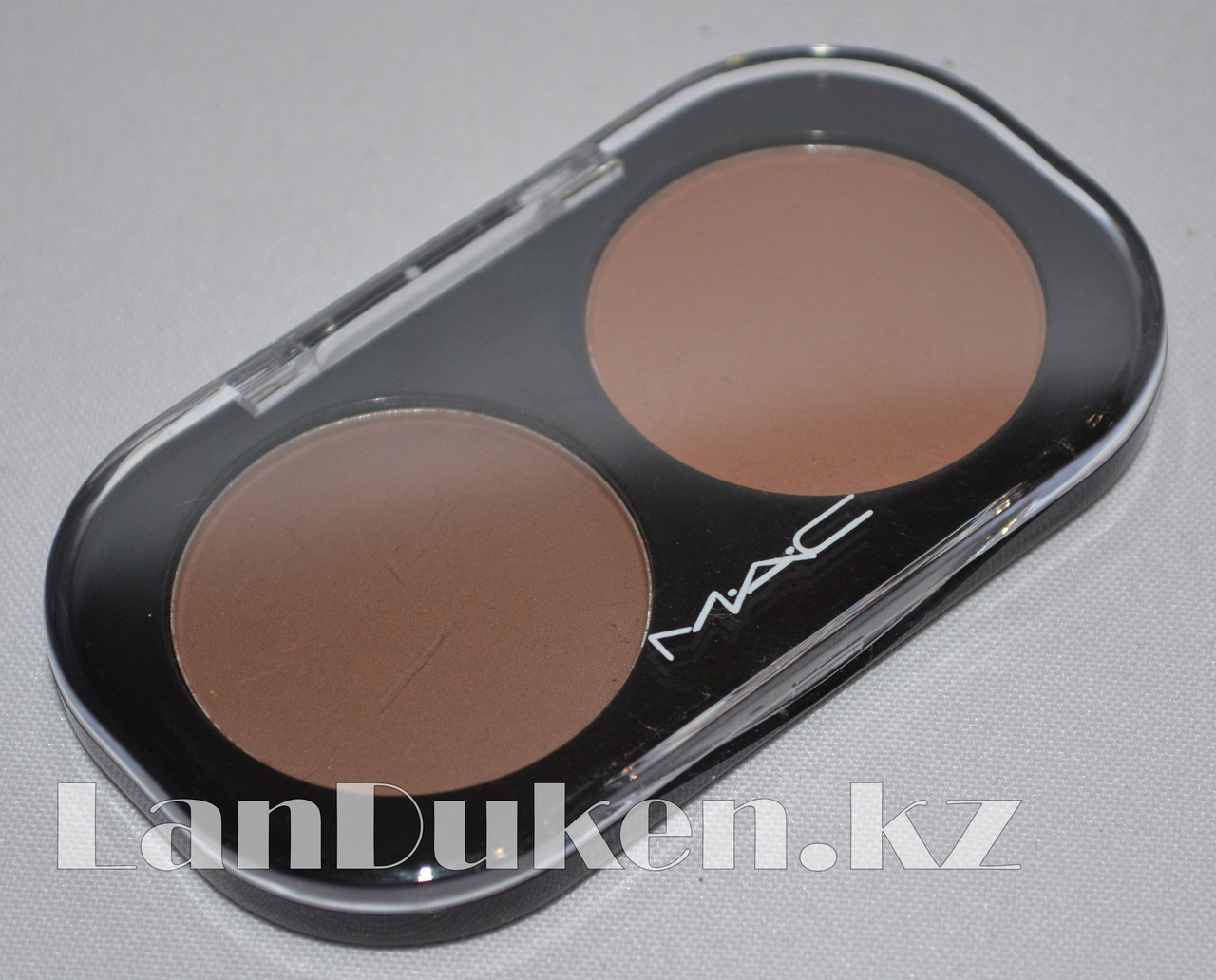 Матовые тени для глаз MAC 2 COLOR GROOMING POWDER ( коричневый и песочный) 3 тон - фото 2 - id-p39811736