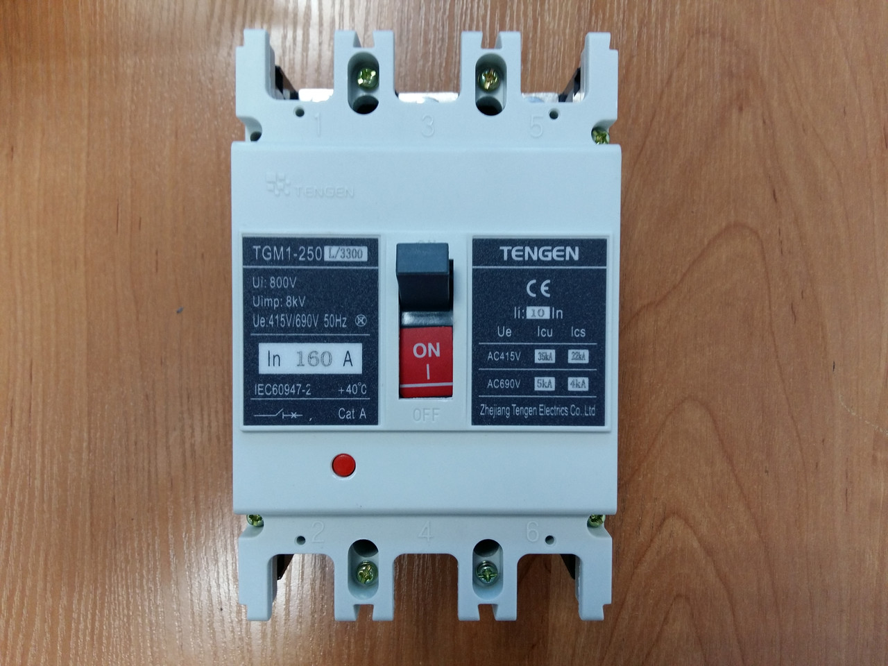 Автоматический выключатель TENGEN 160A